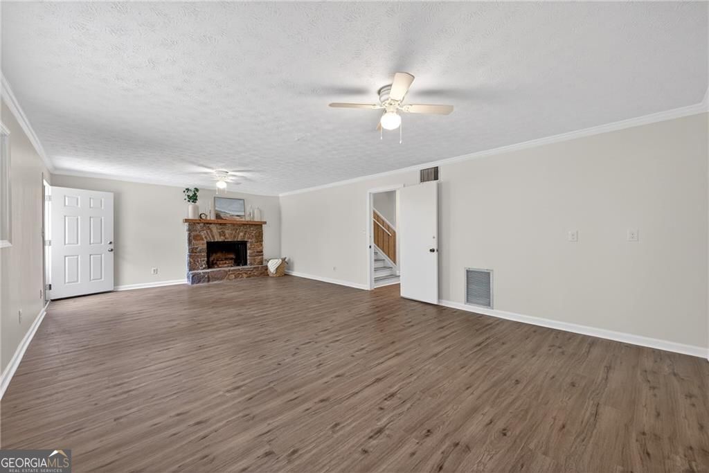 8 Wellington Way Property Photo 14