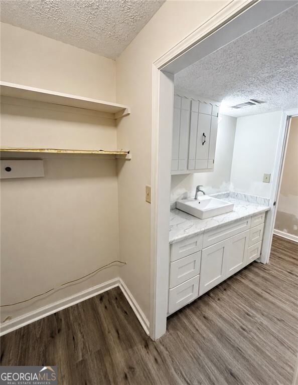 8 Wellington Way Property Photo 19