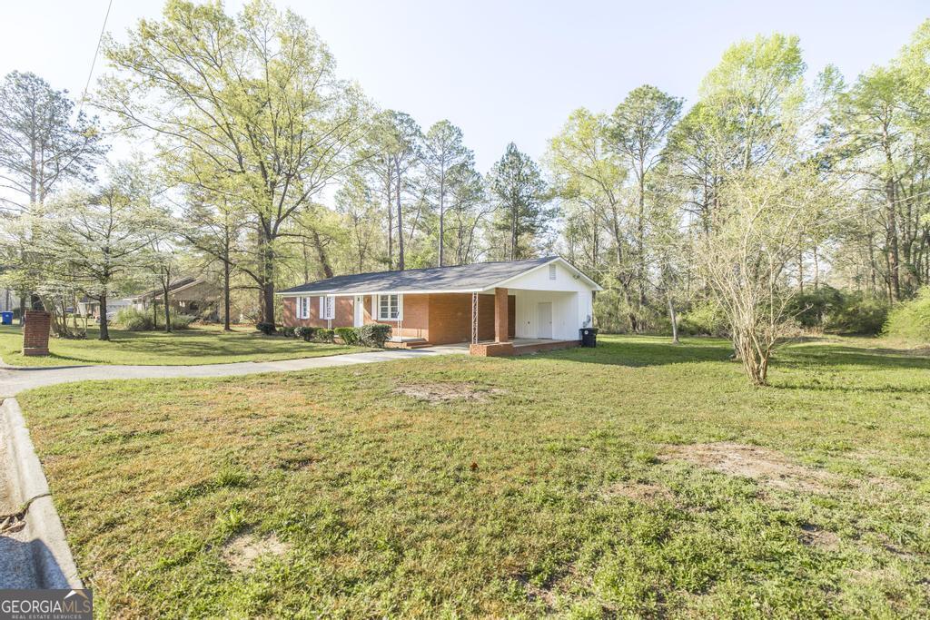918 Henderson Street Property Photo 3