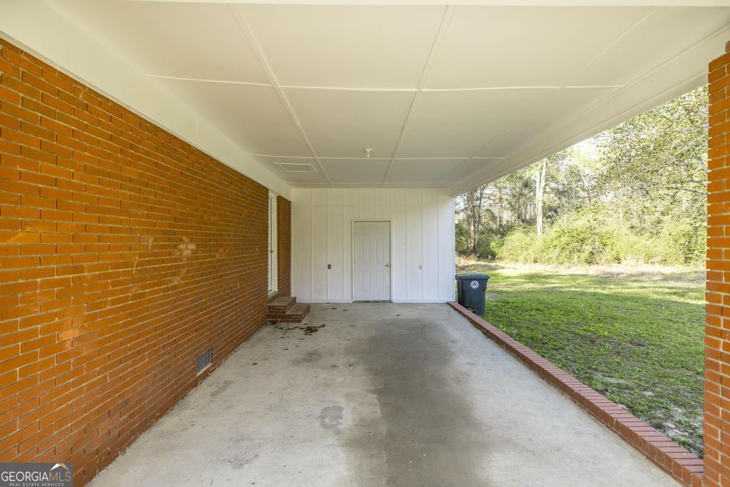 918 Henderson Street Property Photo 5