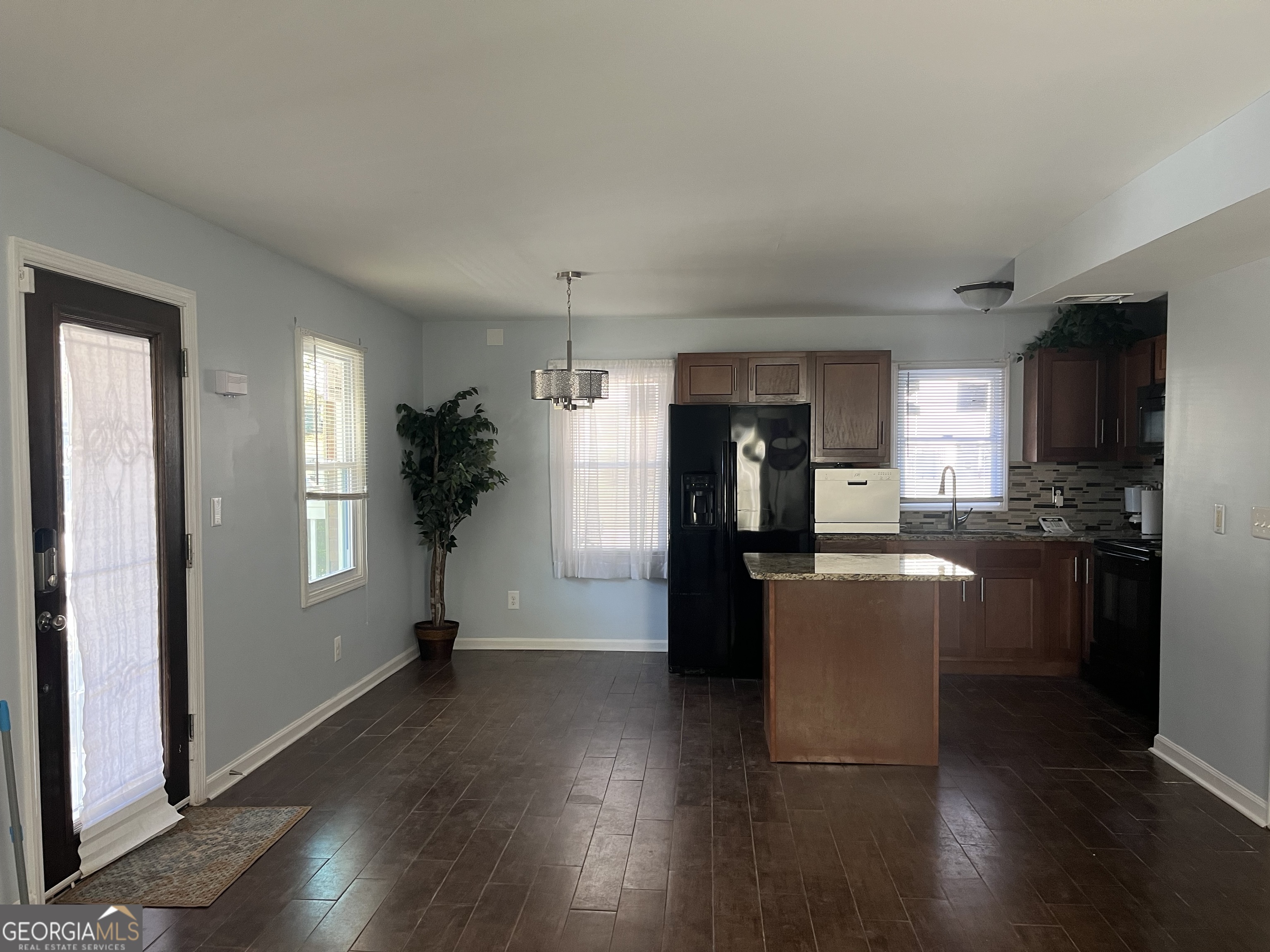 2894 Randall Street Property Photo 12