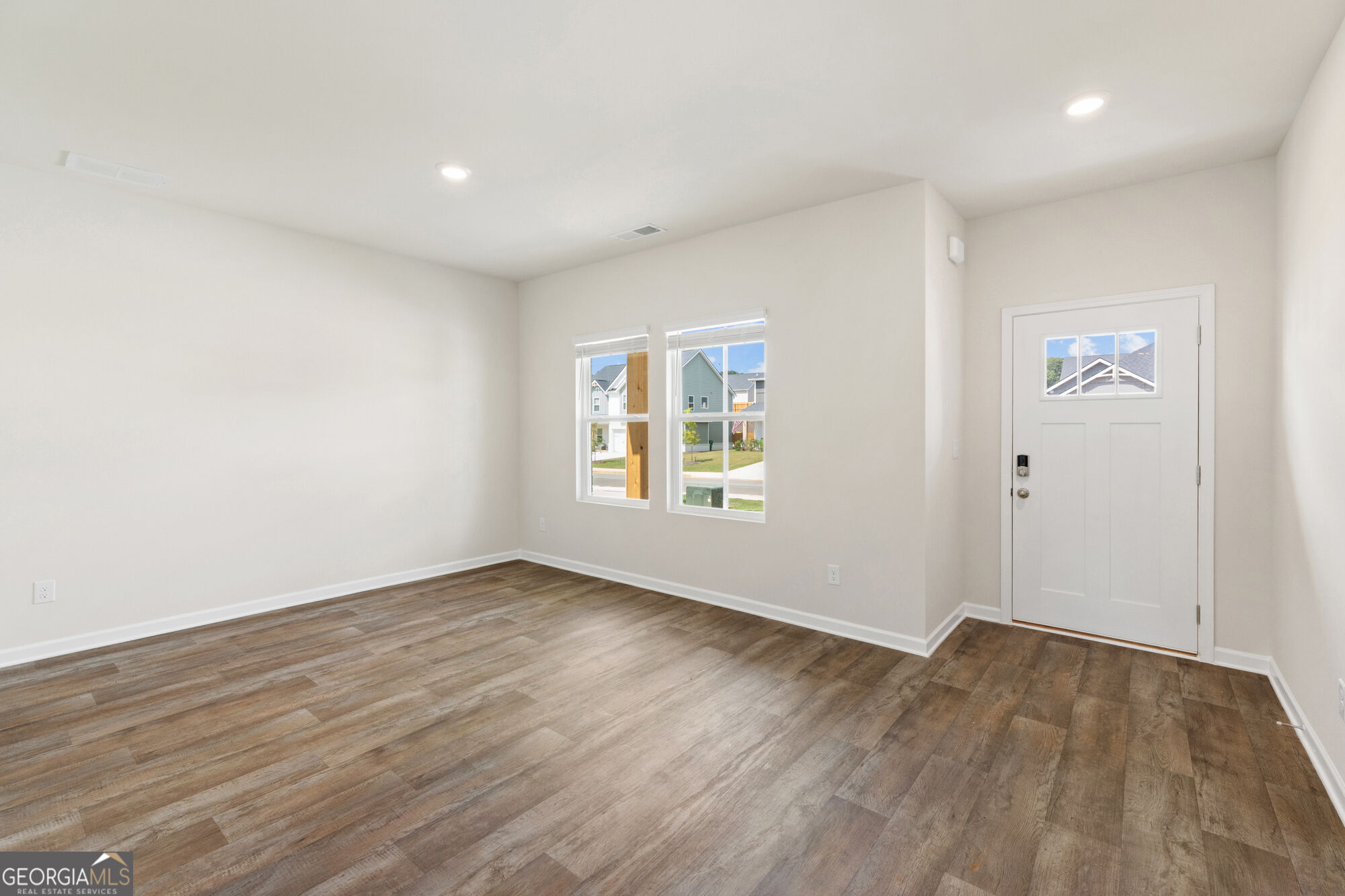 203 Orwell Drive Property Photo 2