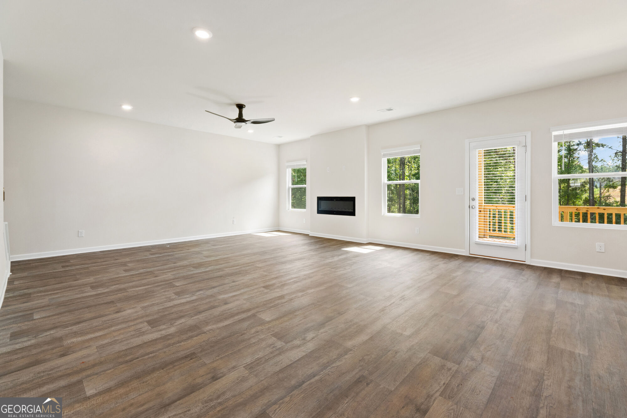 203 Orwell Drive Property Photo 3