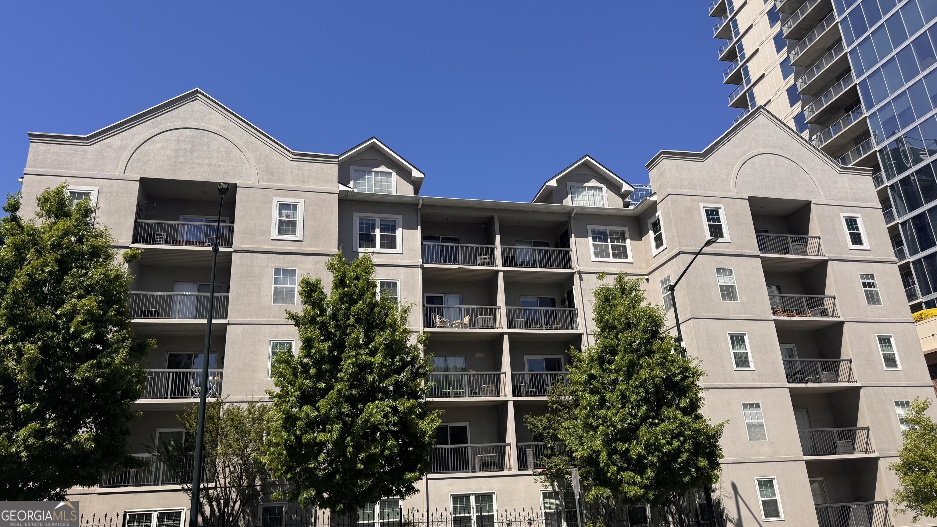 1075 Peachtree Walk NE # 221 Property Photo 1