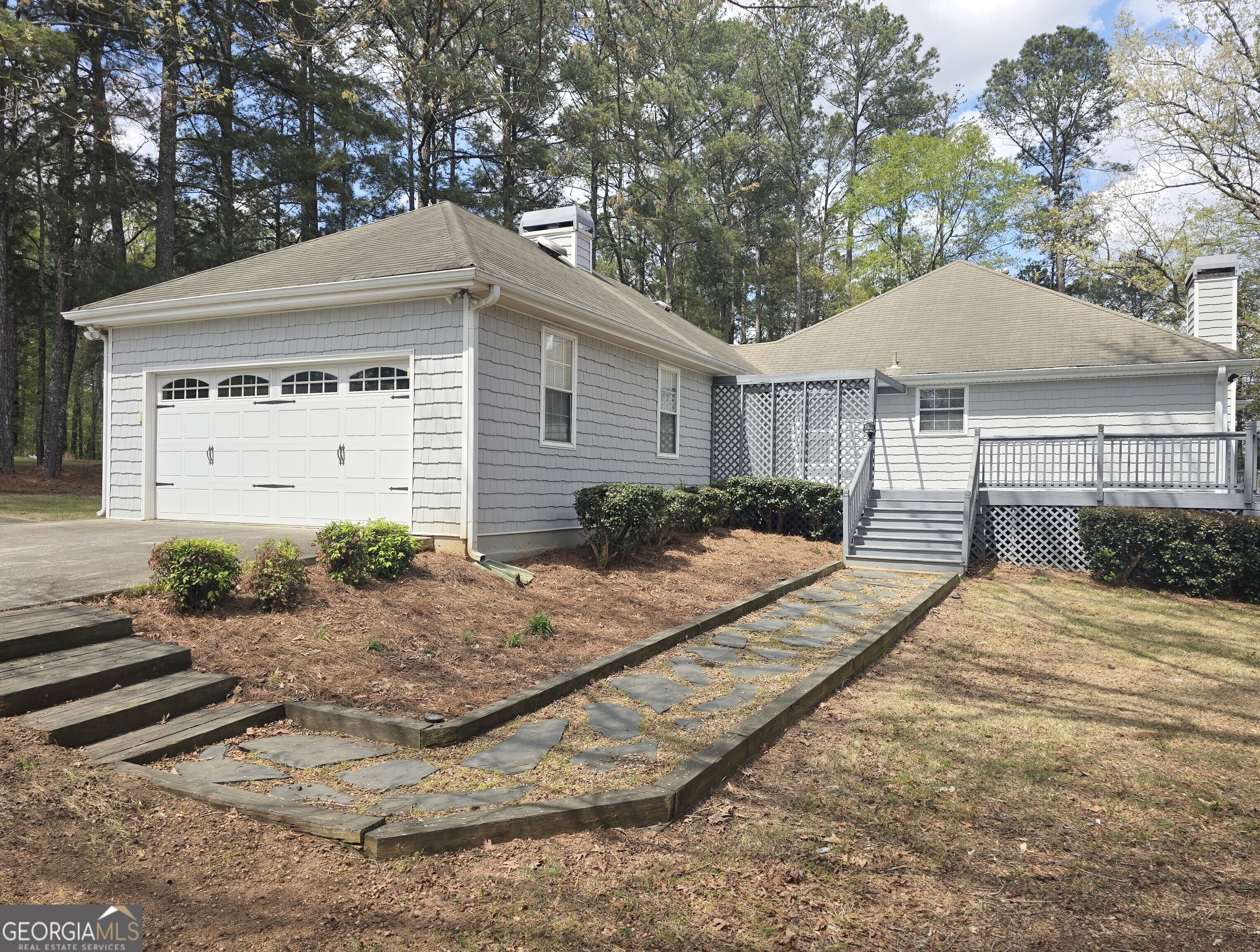 1652 Highway 155 N Property Photo 3