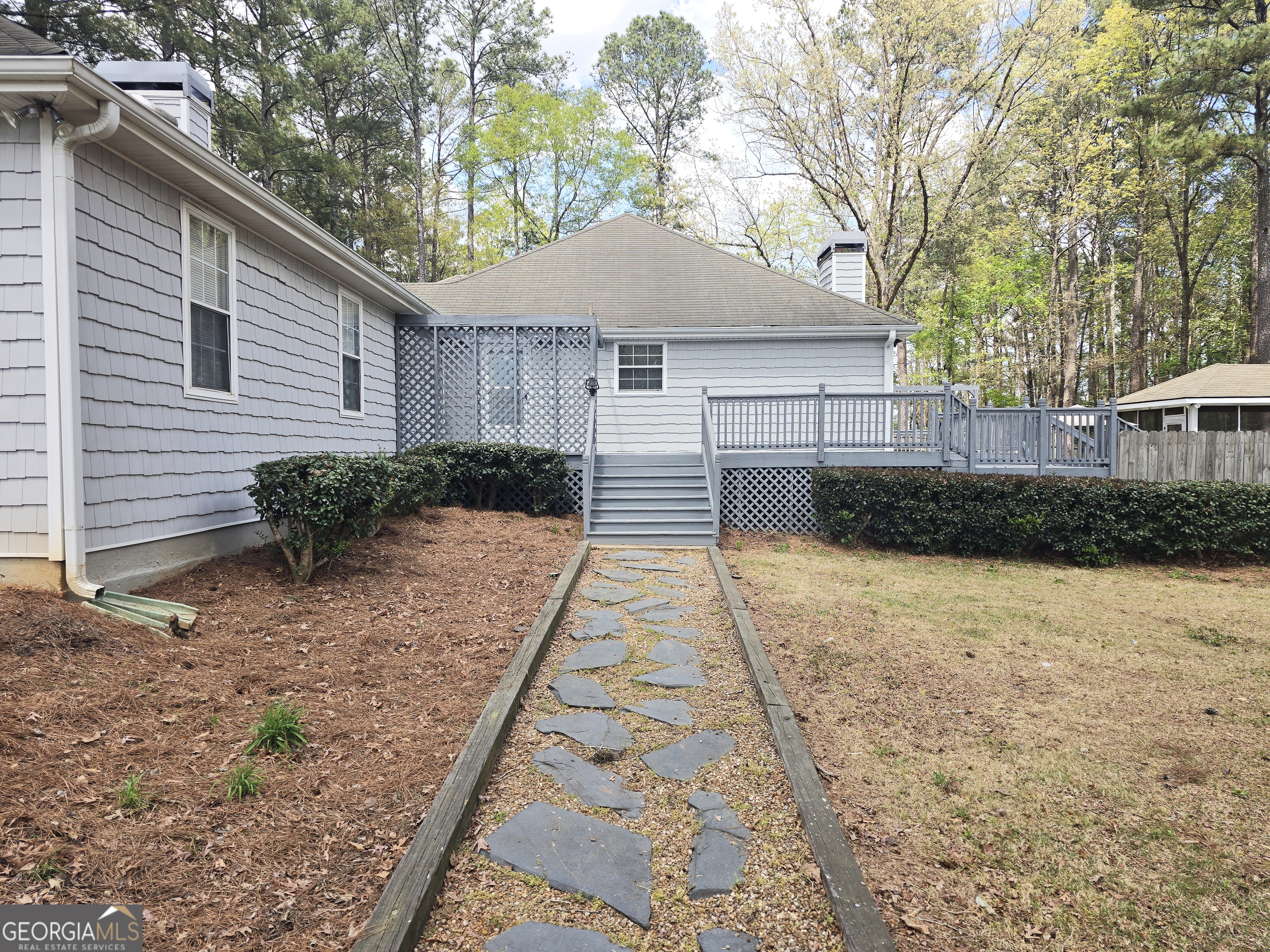 1652 Highway 155 N Property Photo 4