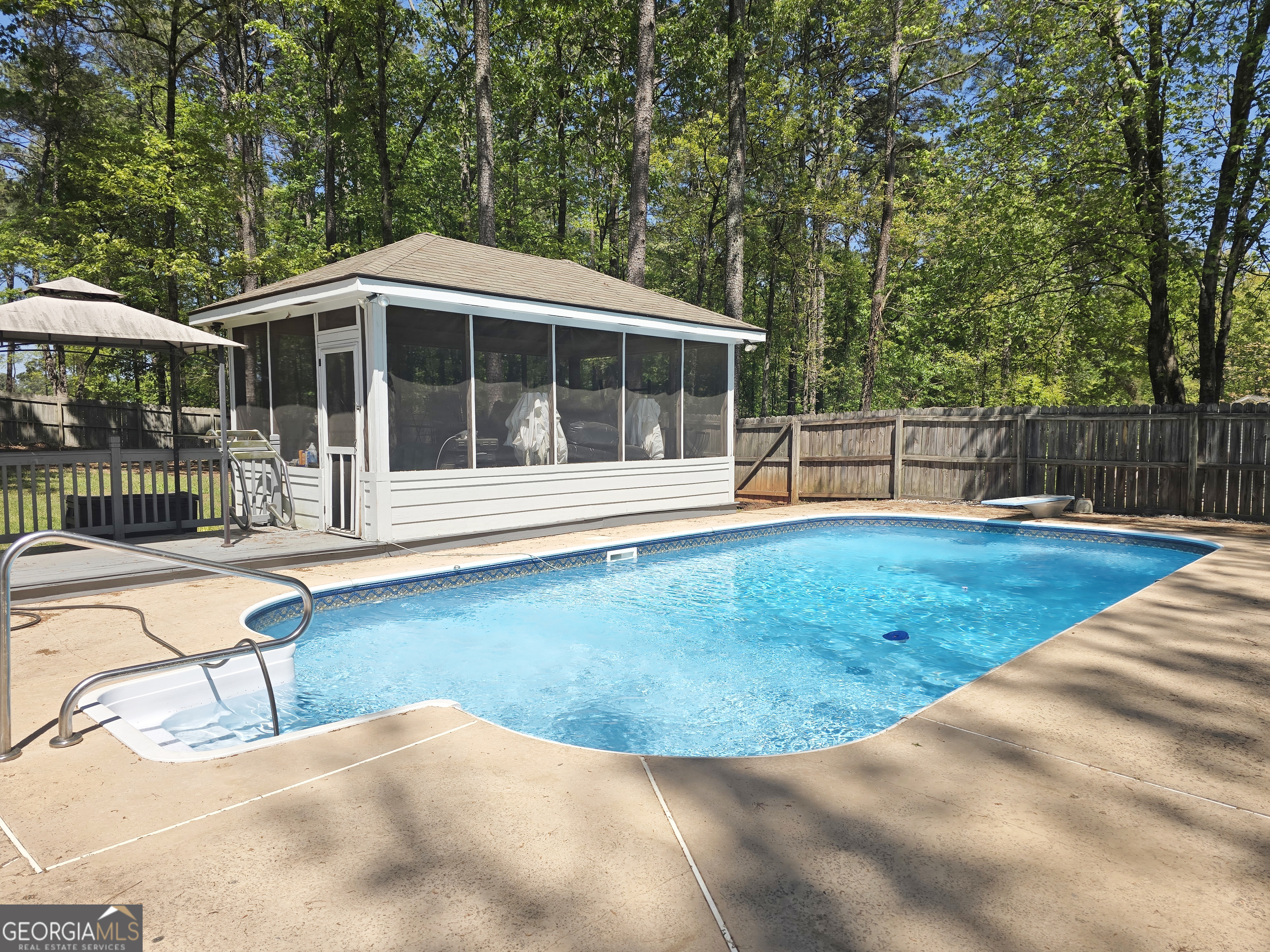 1652 Highway 155 N Property Photo 8