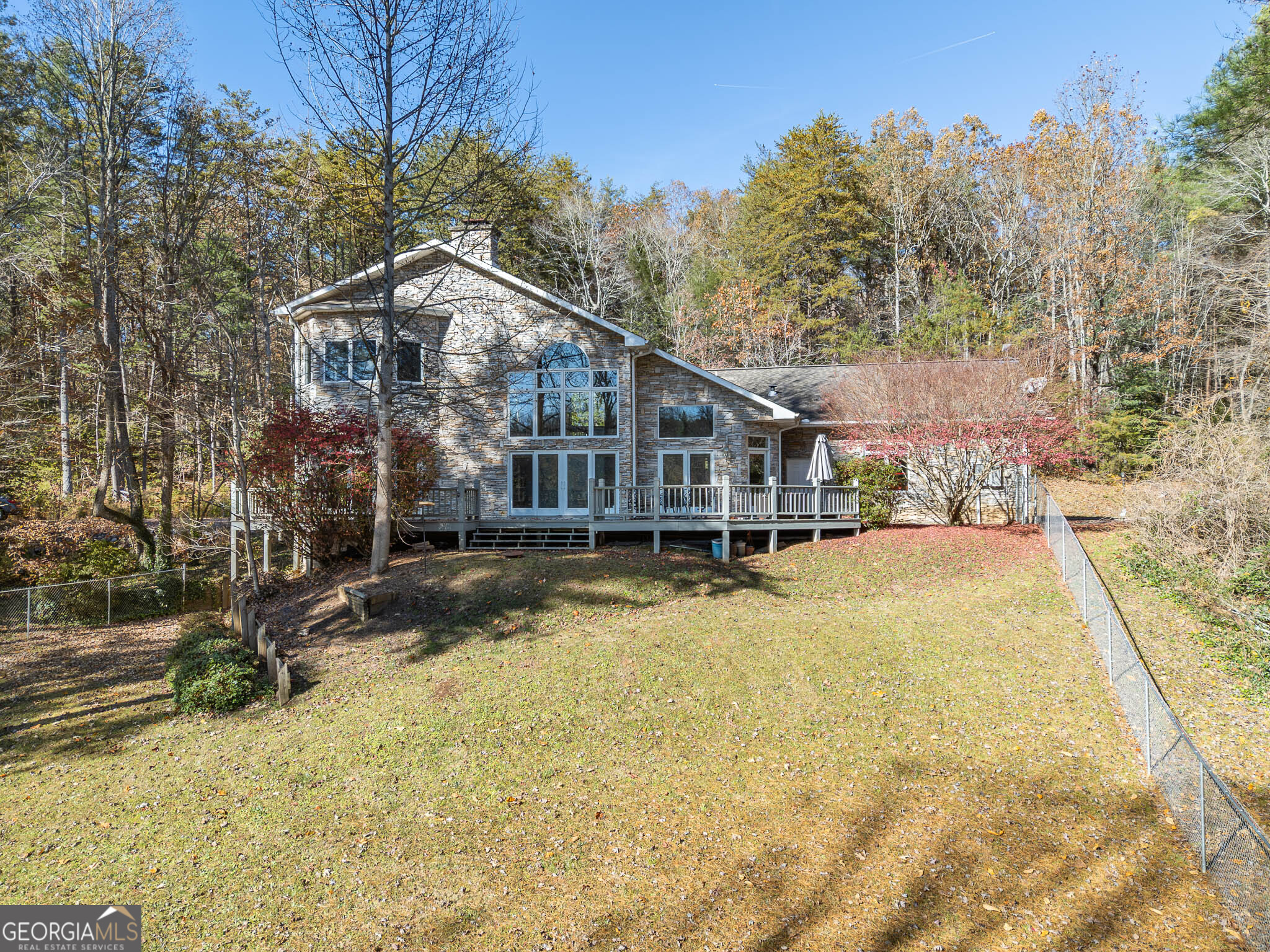 5981 Candy Mountain Road Property Photo 4