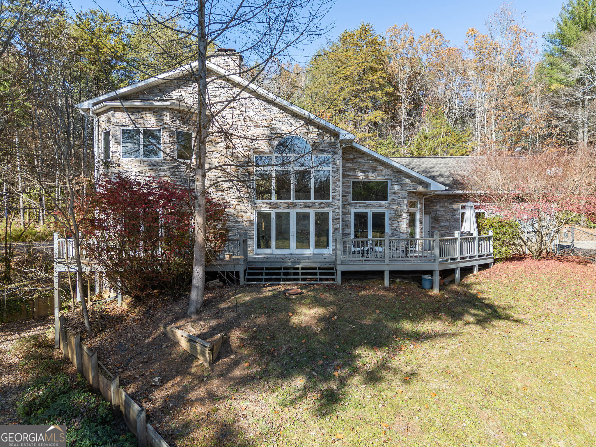 5981 Candy Mountain Road Property Photo 5