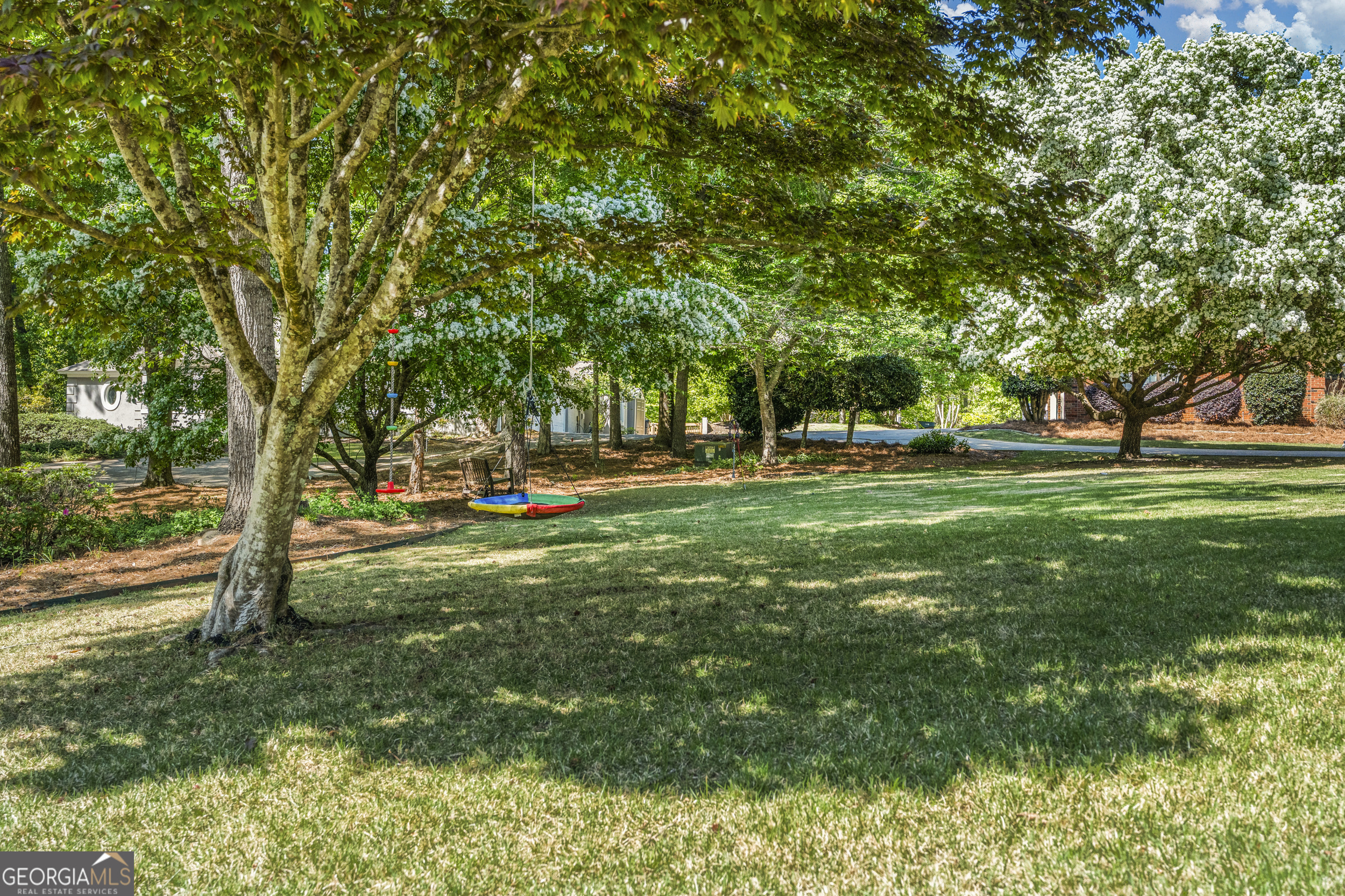 1017 Riverside Drive Property Photo 4