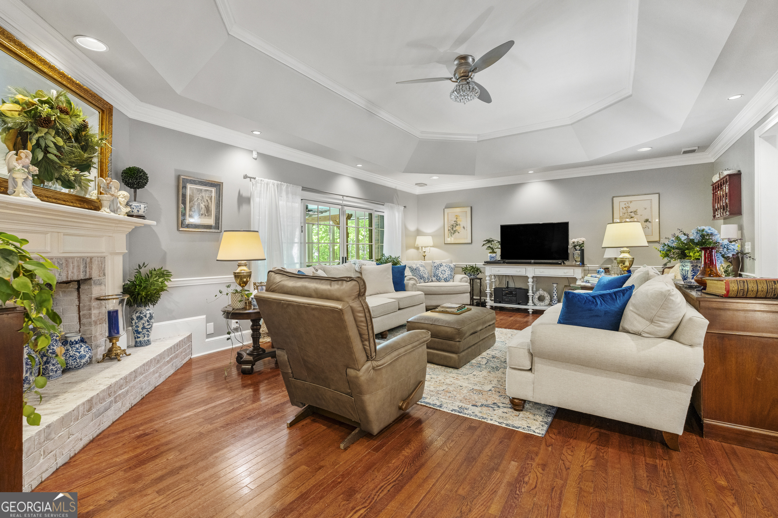 1017 Riverside Drive Property Photo 14