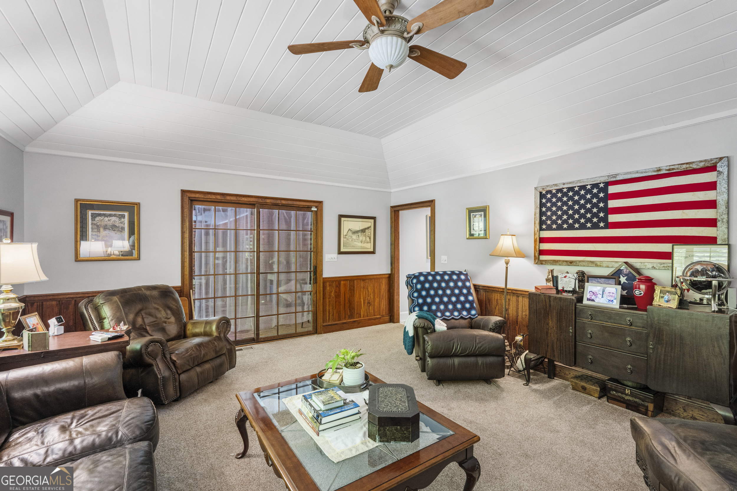 1017 Riverside Drive Property Photo 17
