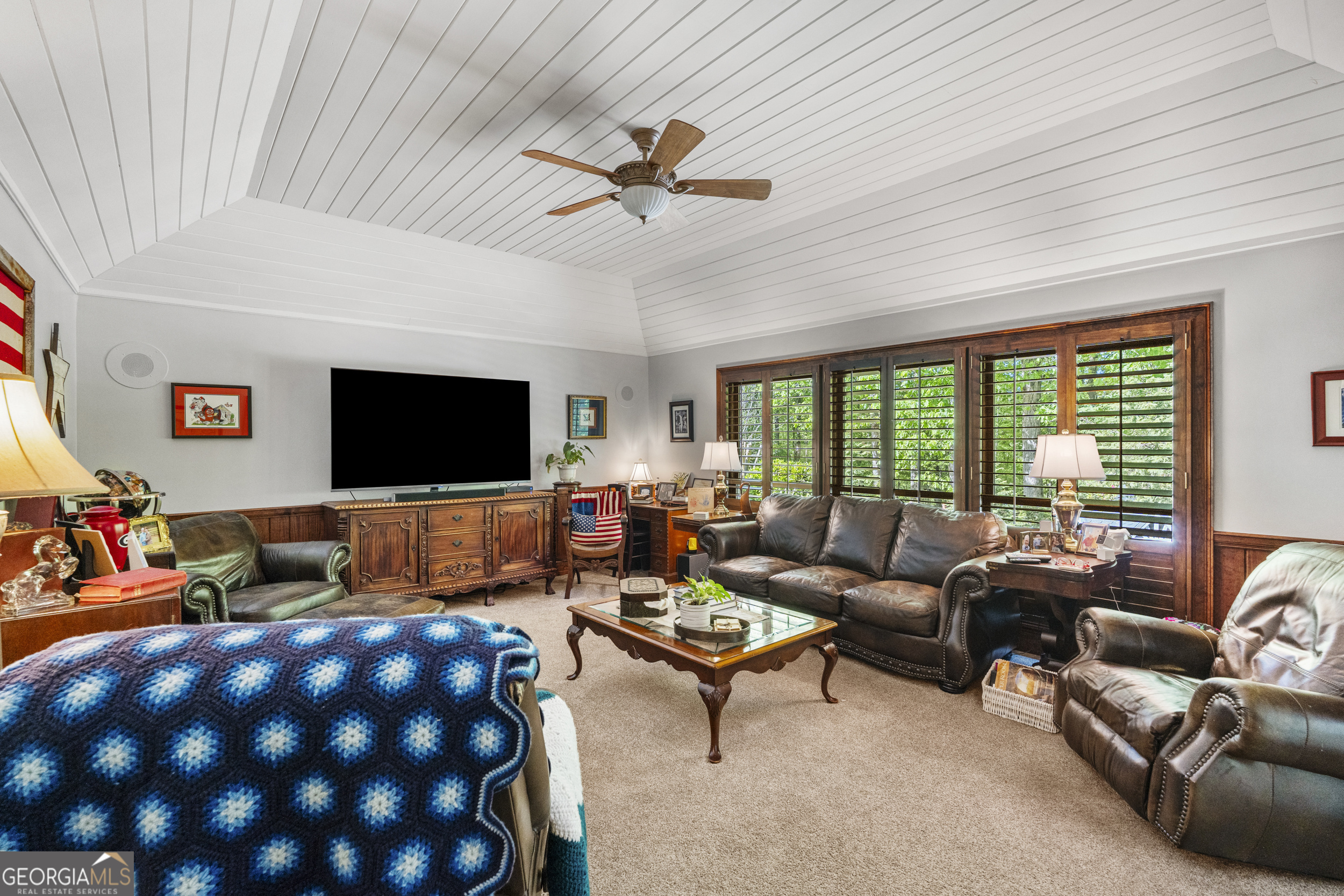 1017 Riverside Drive Property Photo 18