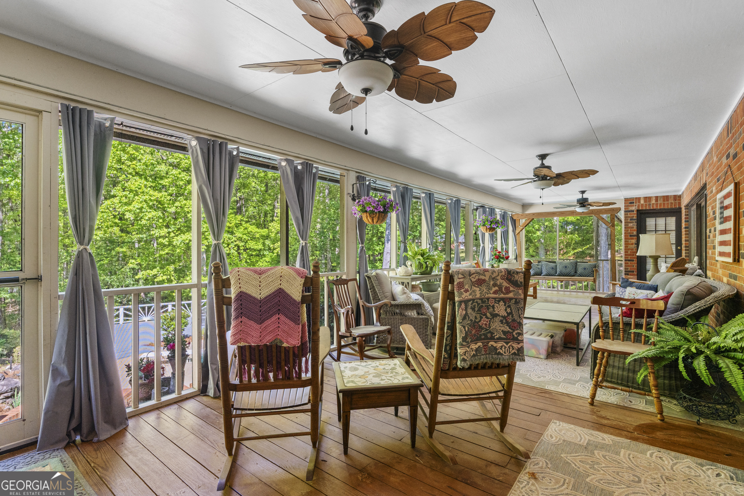 1017 Riverside Drive Property Photo 19
