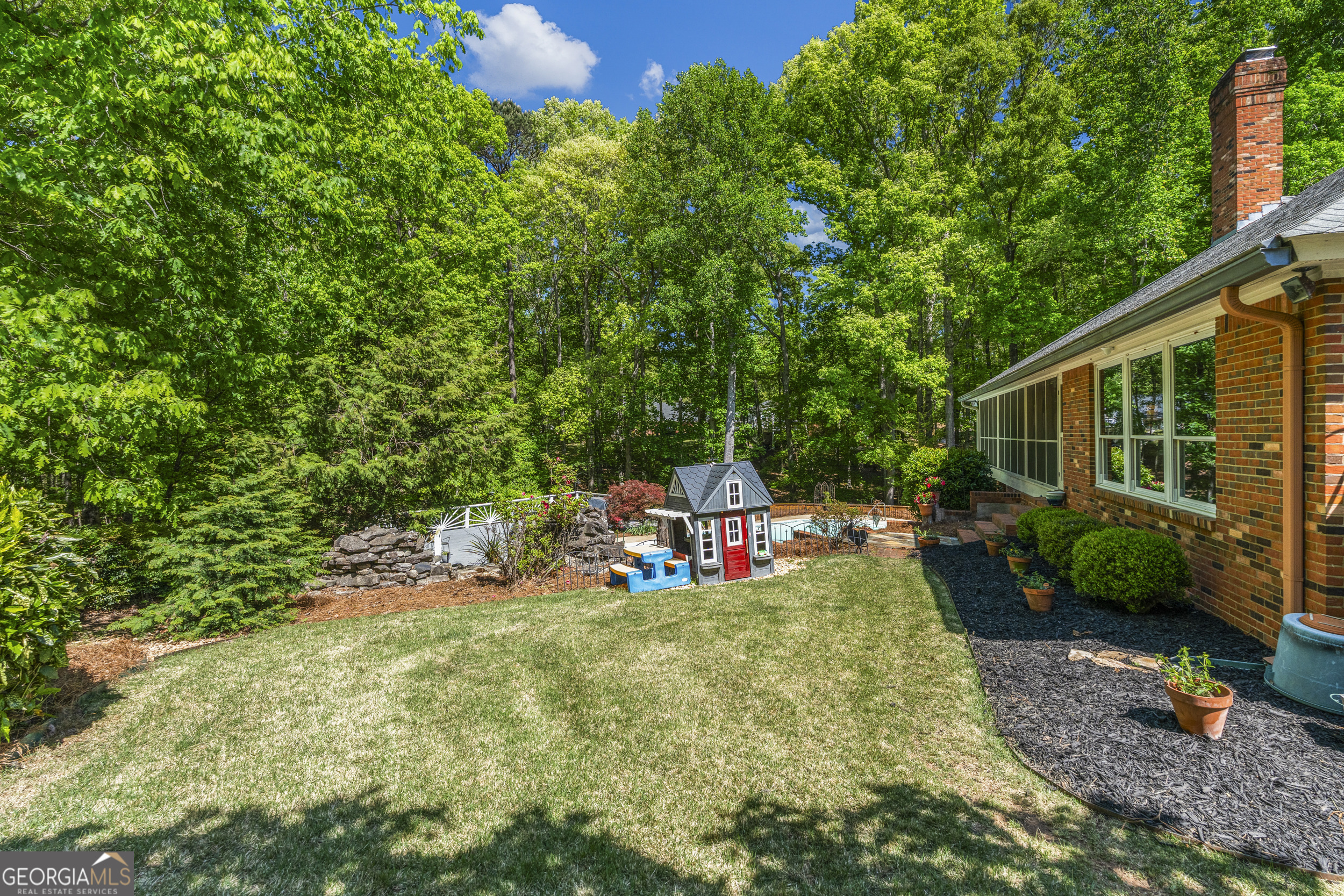 1017 Riverside Drive Property Photo 35