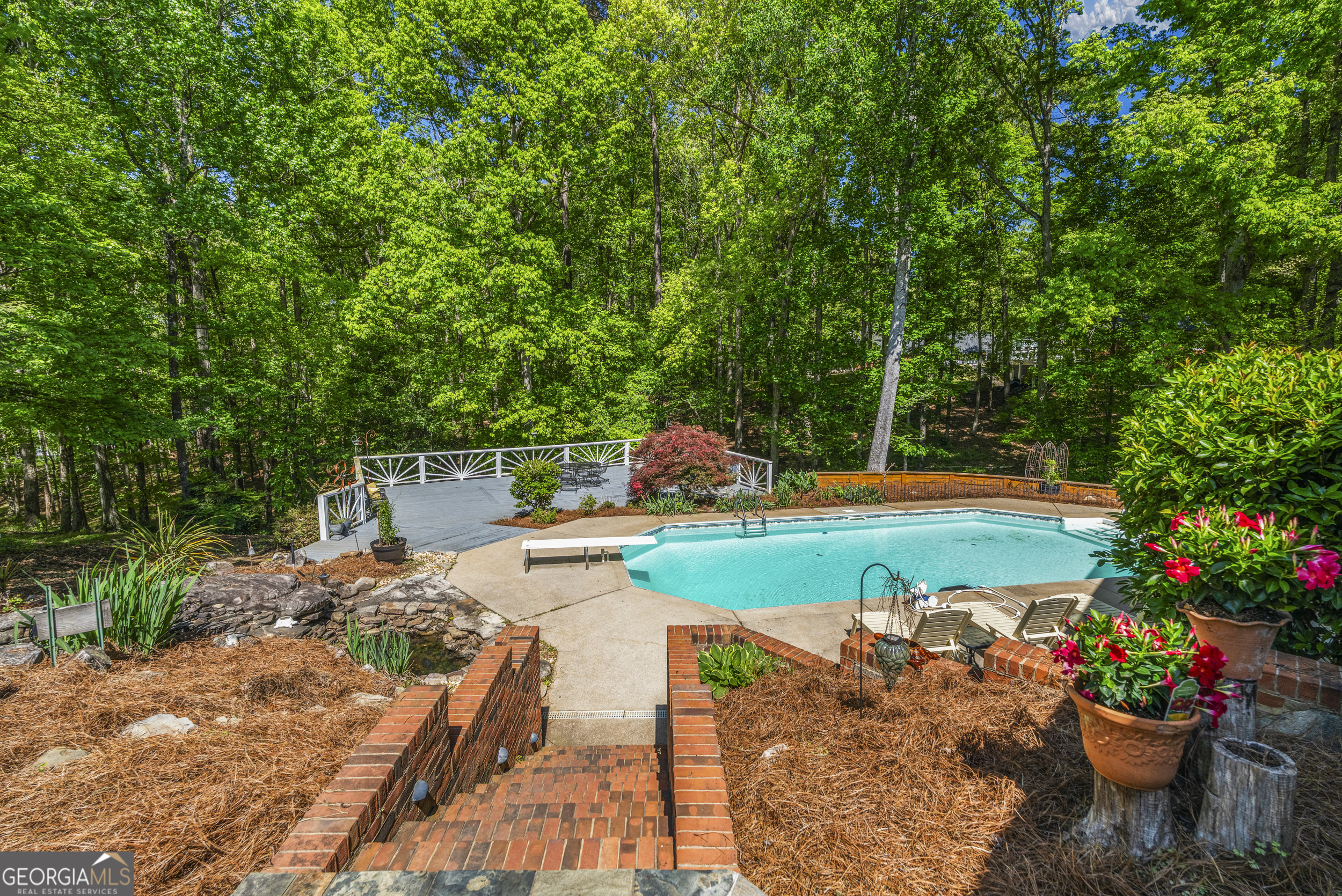 1017 Riverside Drive Property Photo 36