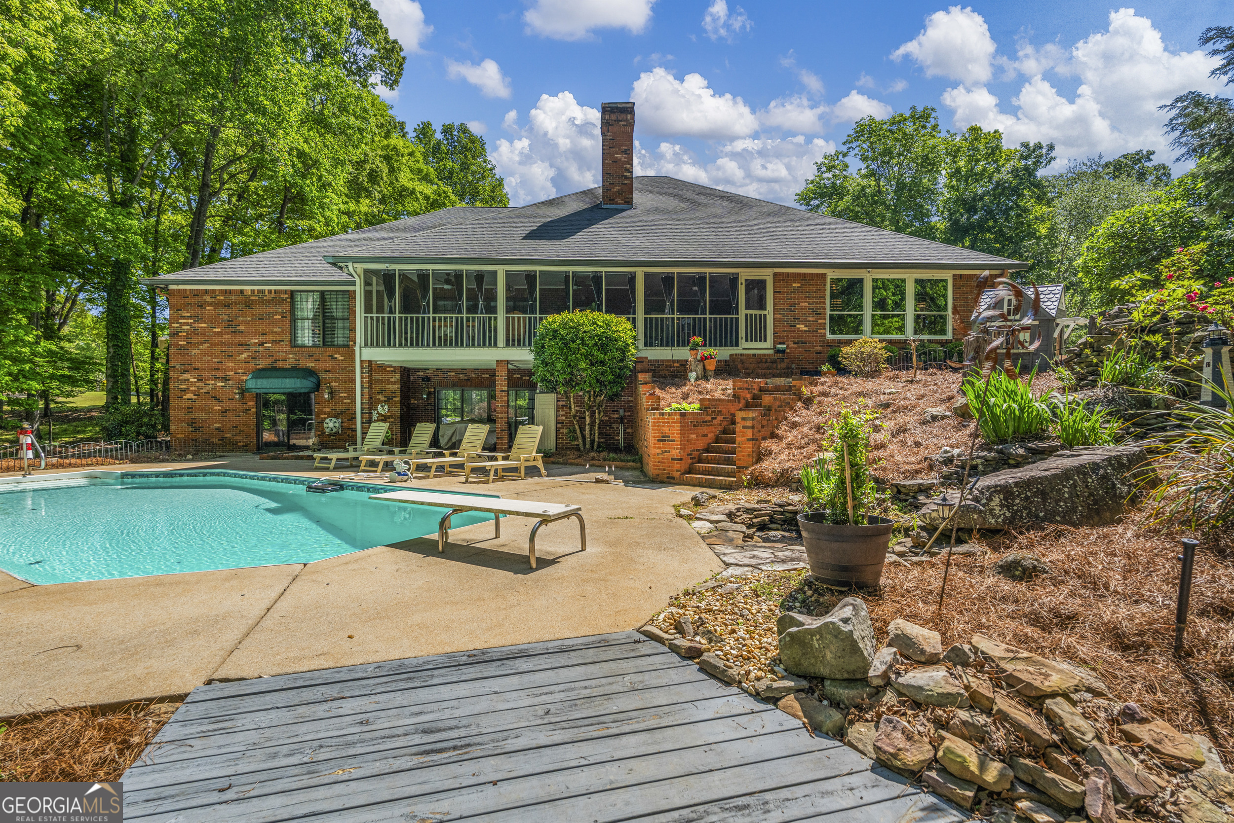 1017 Riverside Drive Property Photo 39