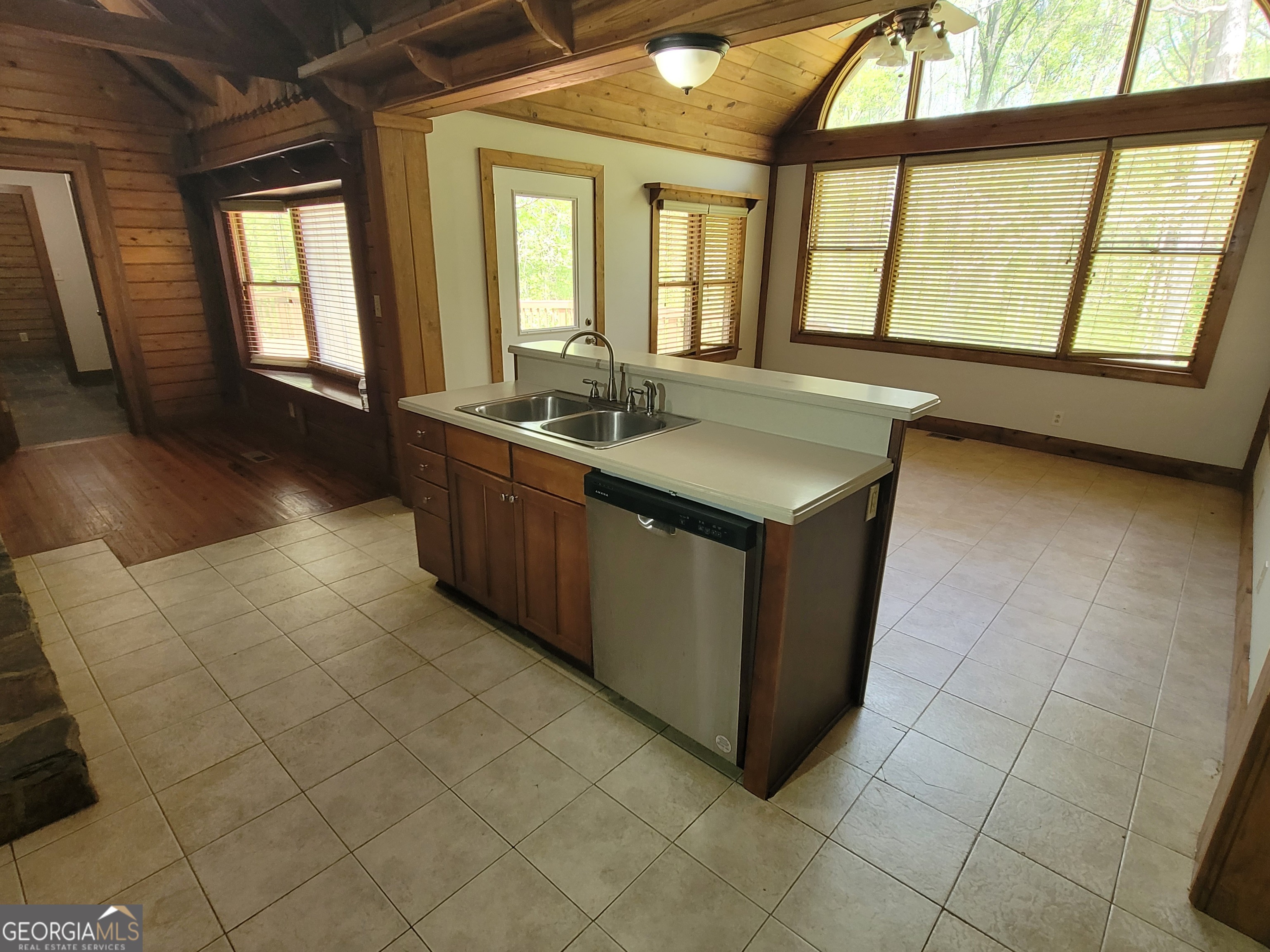 2391 Booth Circle Property Photo 32