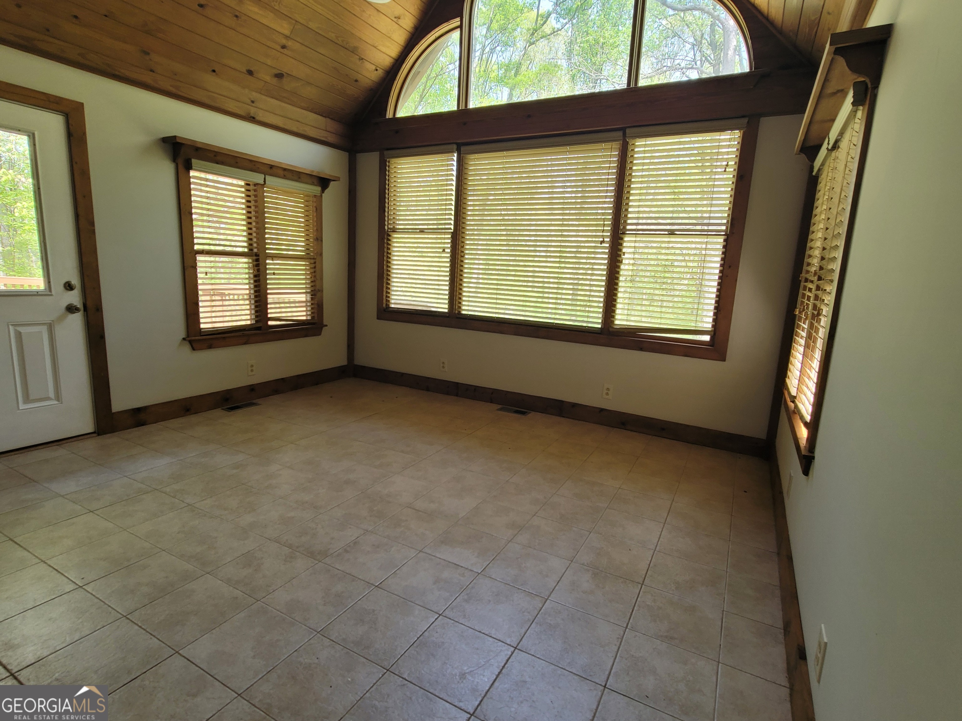 2391 Booth Circle Property Photo 35