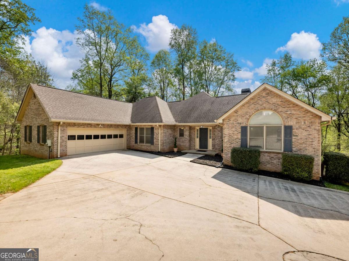 2982 Rivercrest Drive Property Photo 1