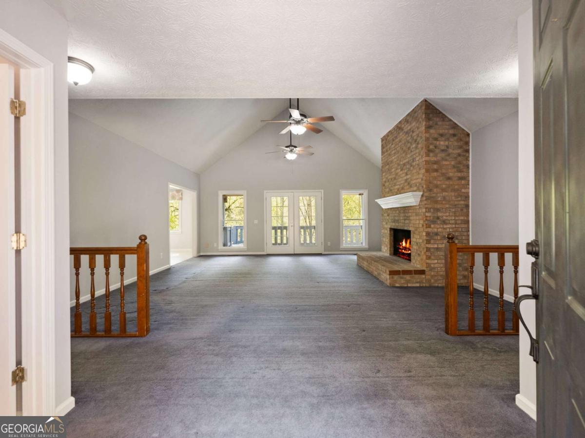 2982 Rivercrest Drive Property Photo 2