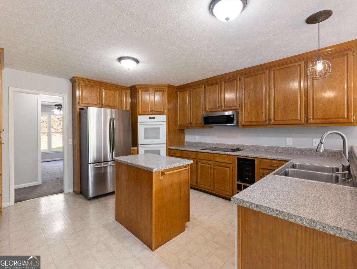 2982 Rivercrest Drive Property Photo 8