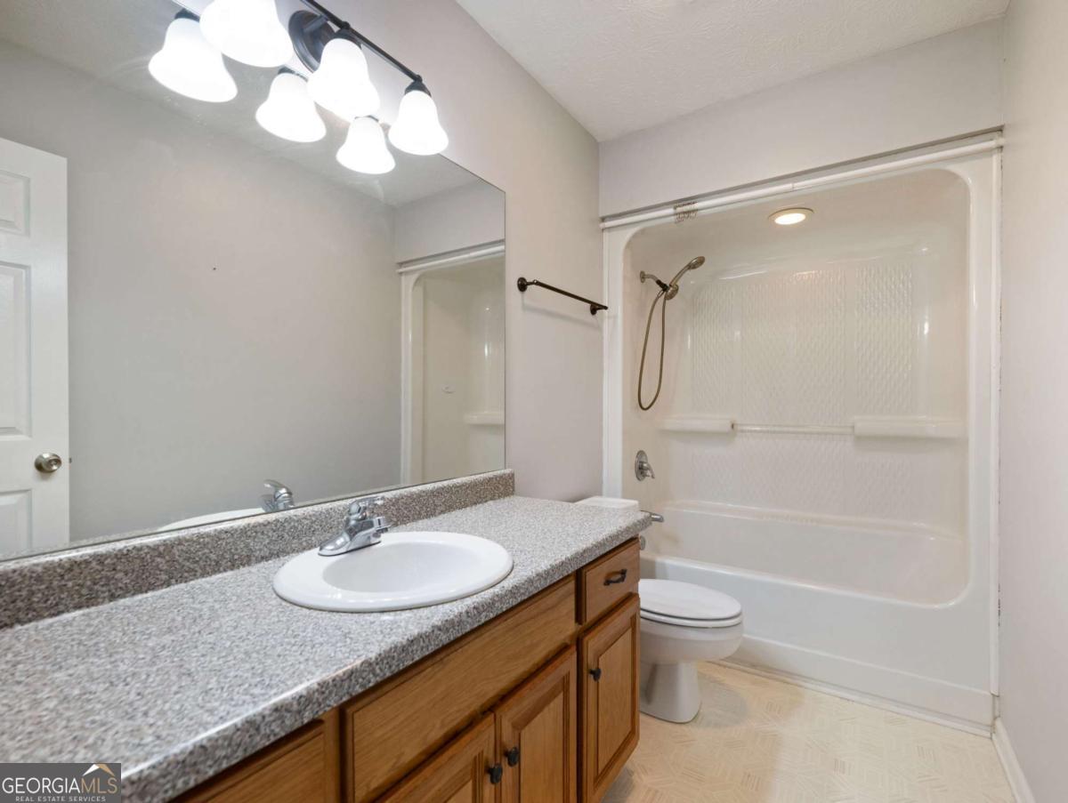 2982 Rivercrest Drive Property Photo 16