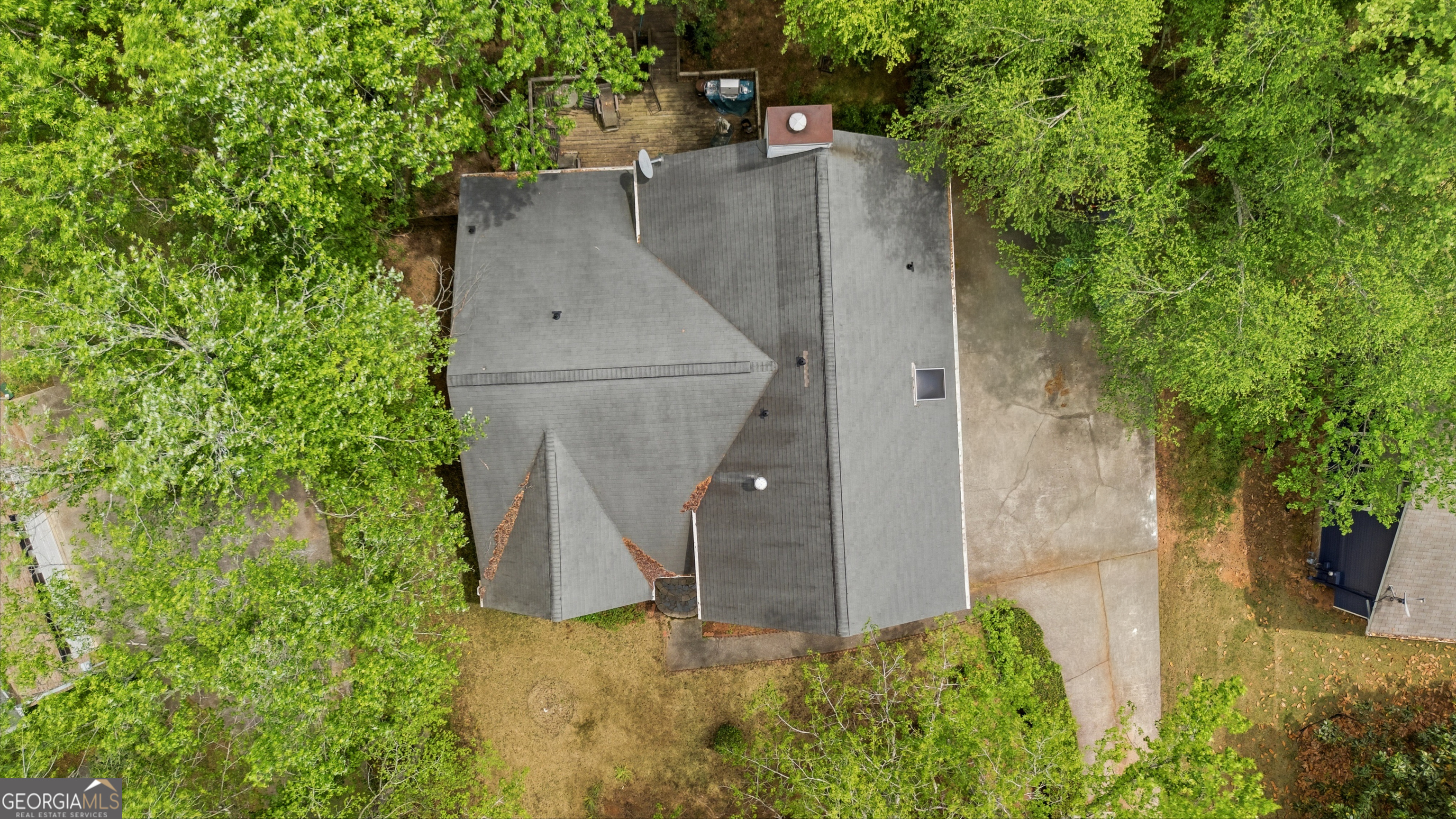 8605 Creekview Court Property Photo 5
