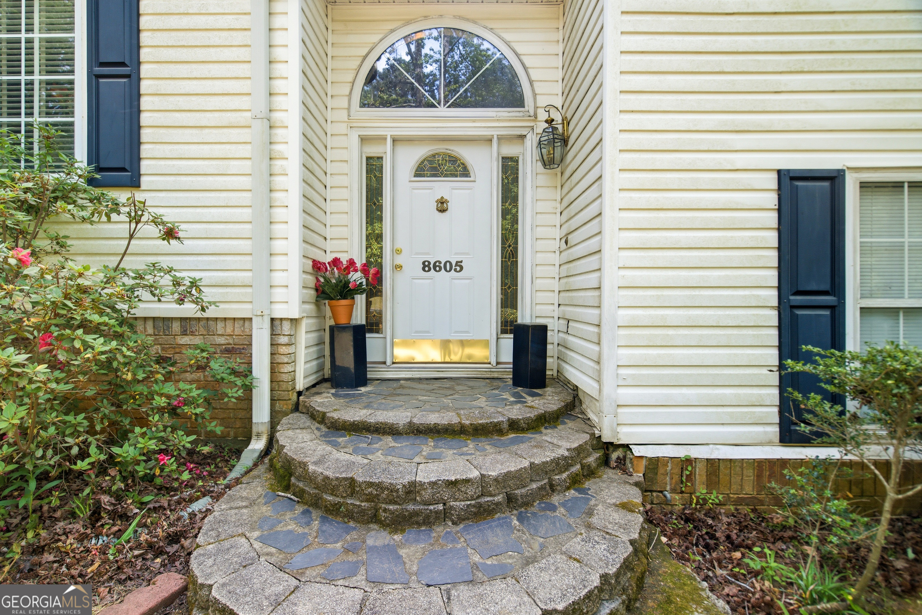 8605 Creekview Court Property Photo 7