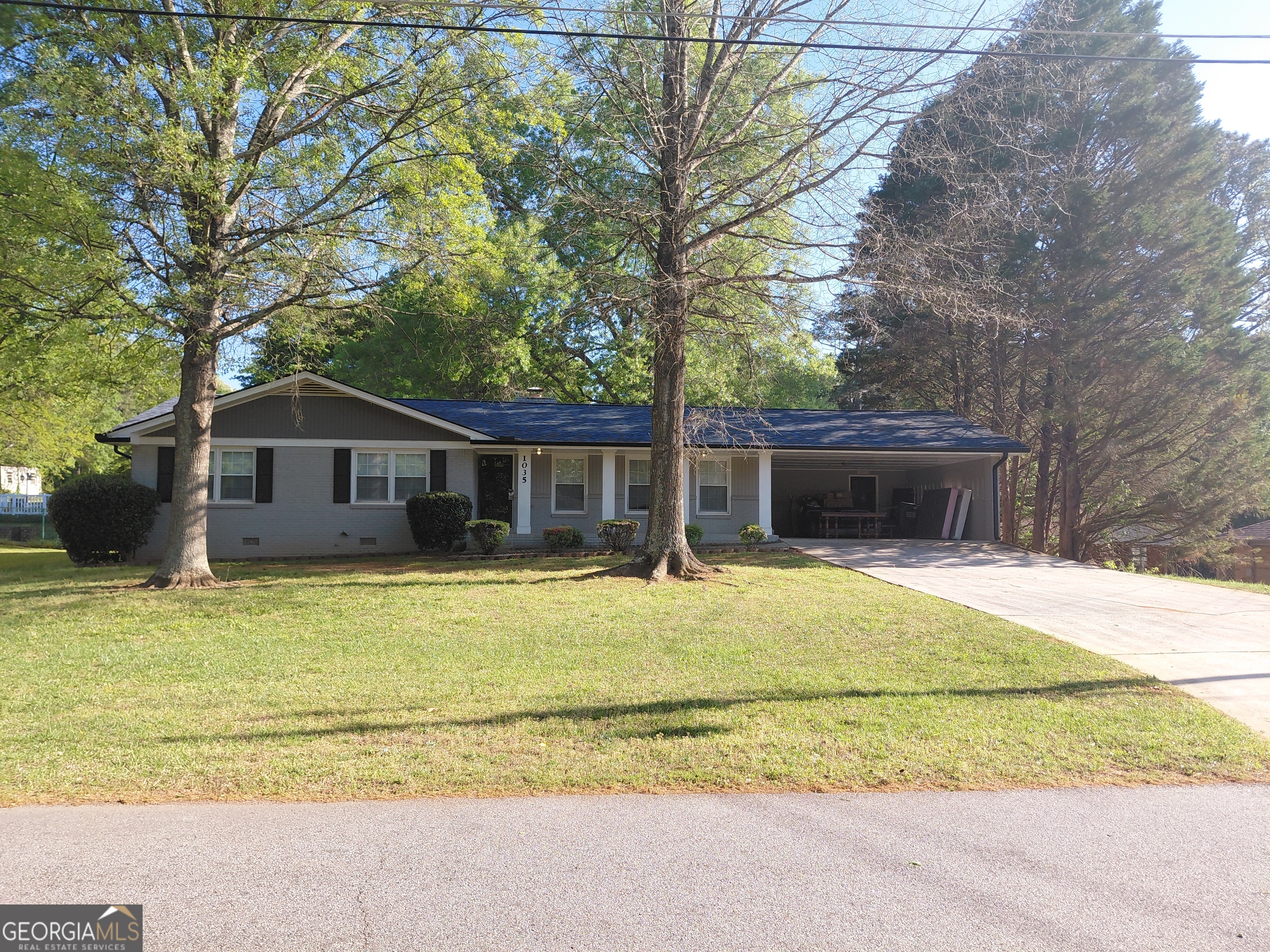 1035 Waterside Drive SE Property Photo 1