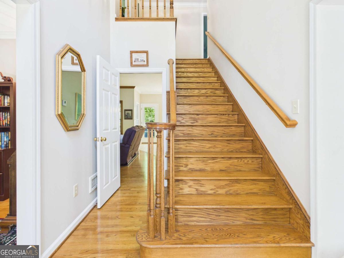 1120 Laurel Pointe Property Photo 3