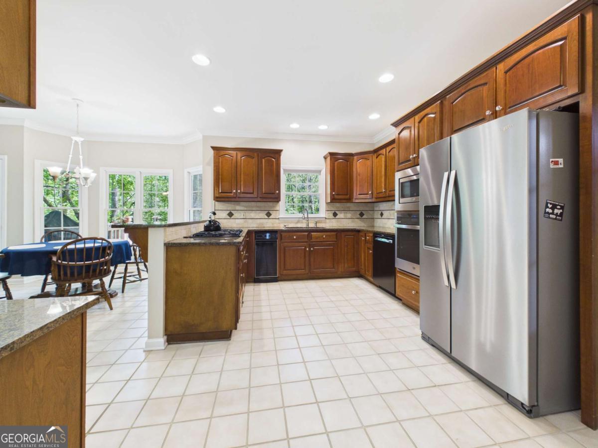 1120 Laurel Pointe Property Photo 7