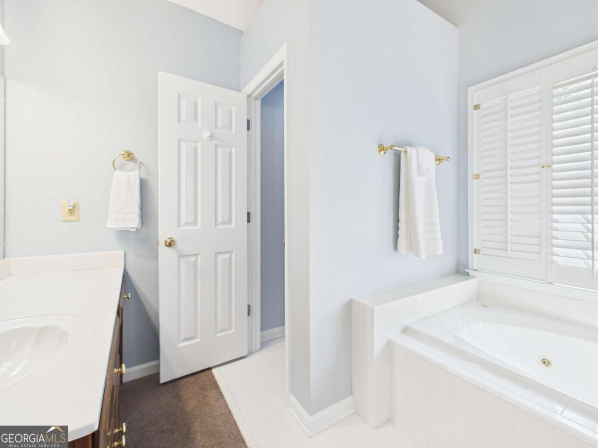 1120 Laurel Pointe Property Photo 24