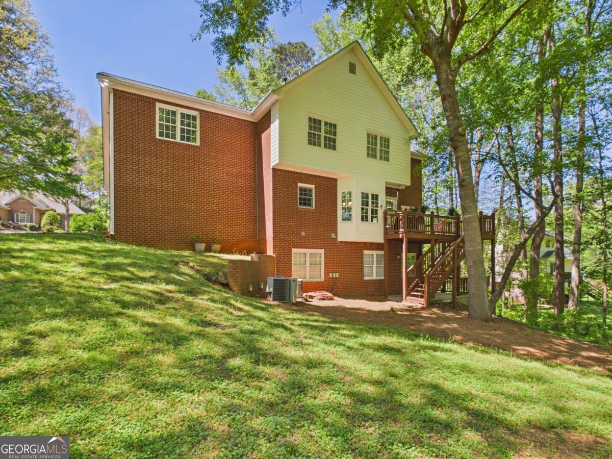 1120 Laurel Pointe Property Photo 45