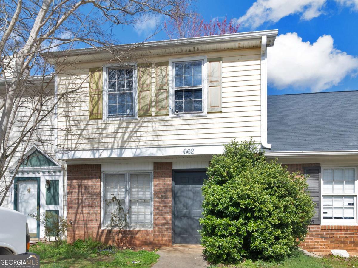 662 Browning Lane SE Property Photo 1