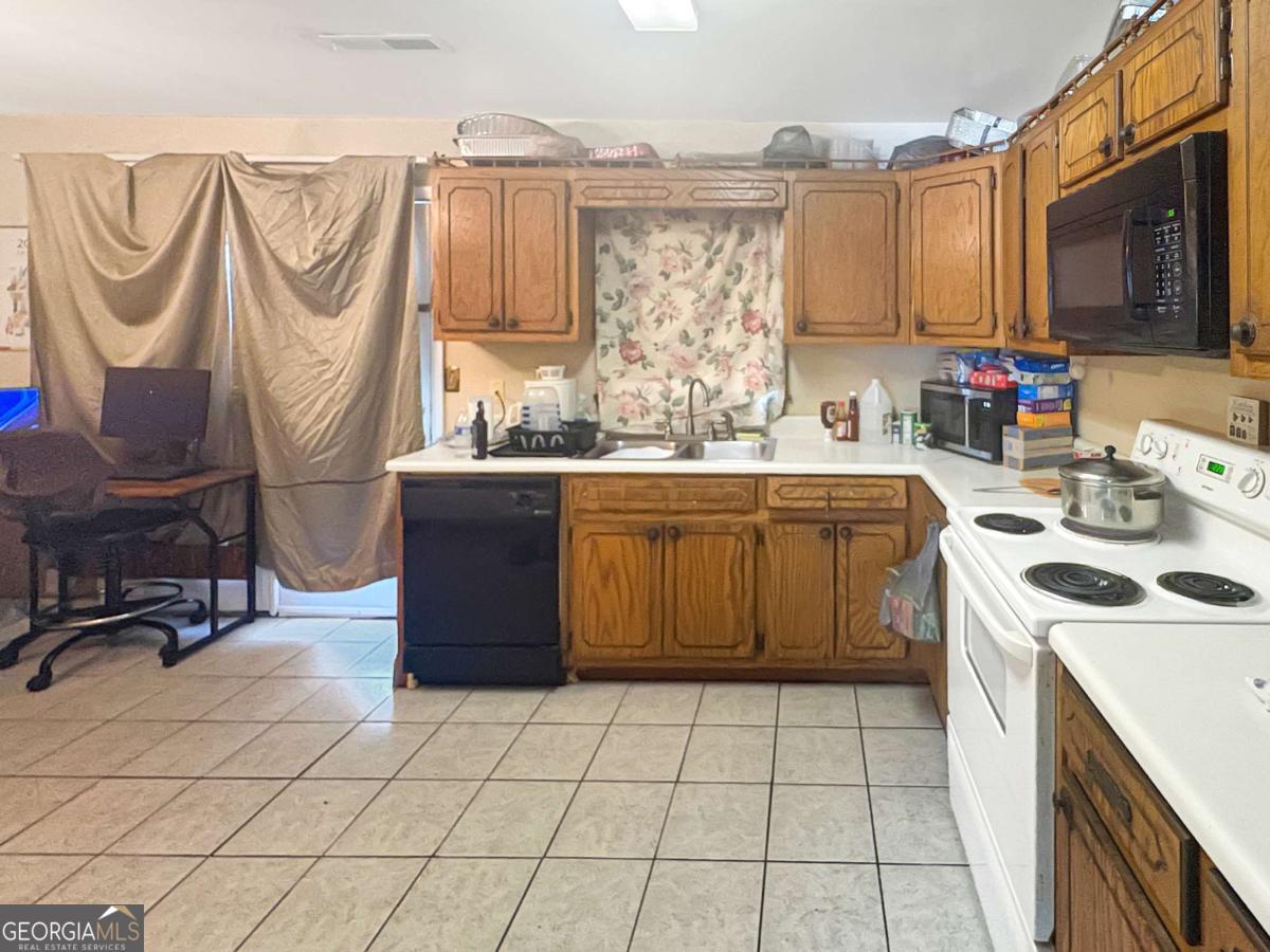 664 Browning Lane Se Property Photo 7