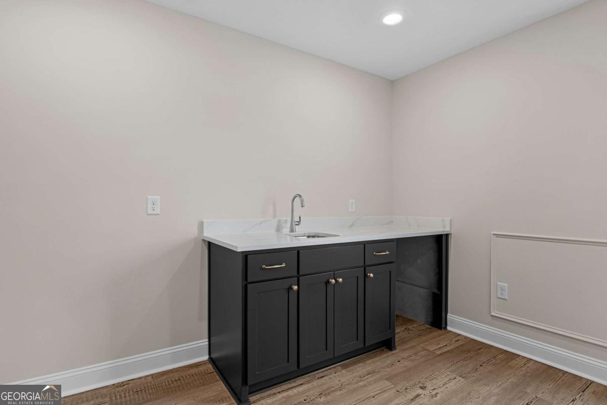 769 Ne S T Morris Road Property Photo 27