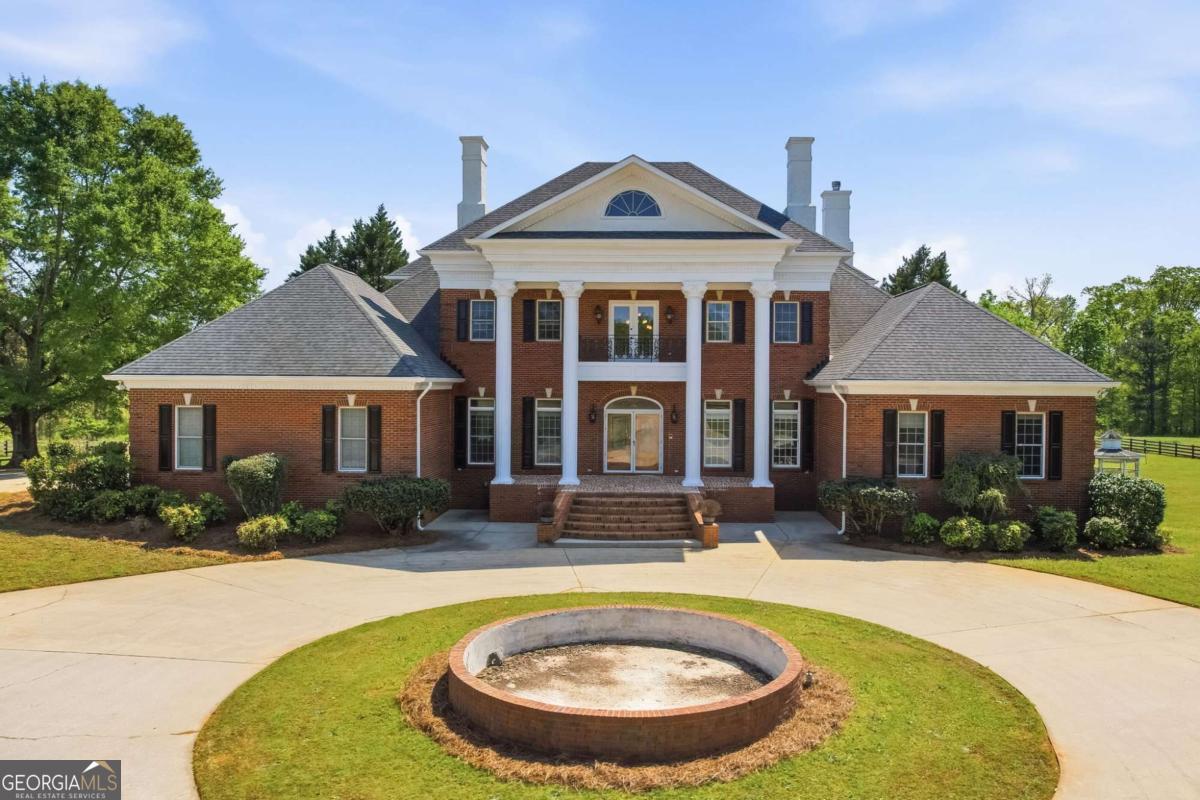 1202 Hodges Circle Property Photo 1