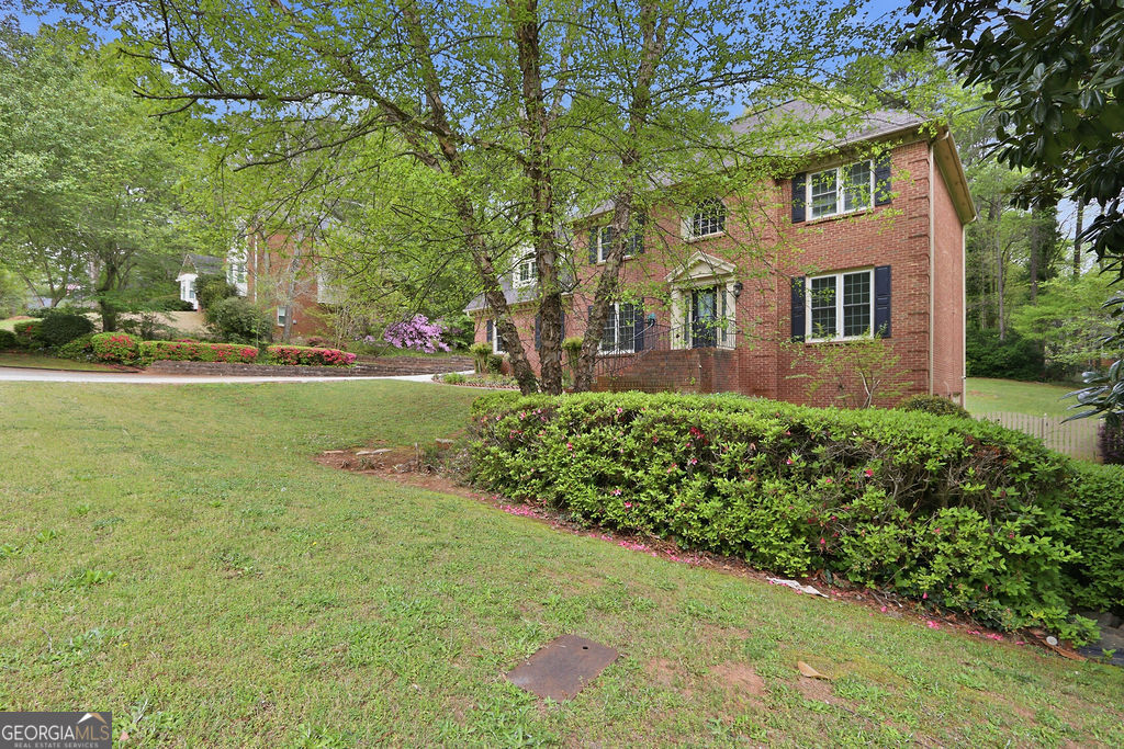 5445 Summer Cove Drive Property Photo 3
