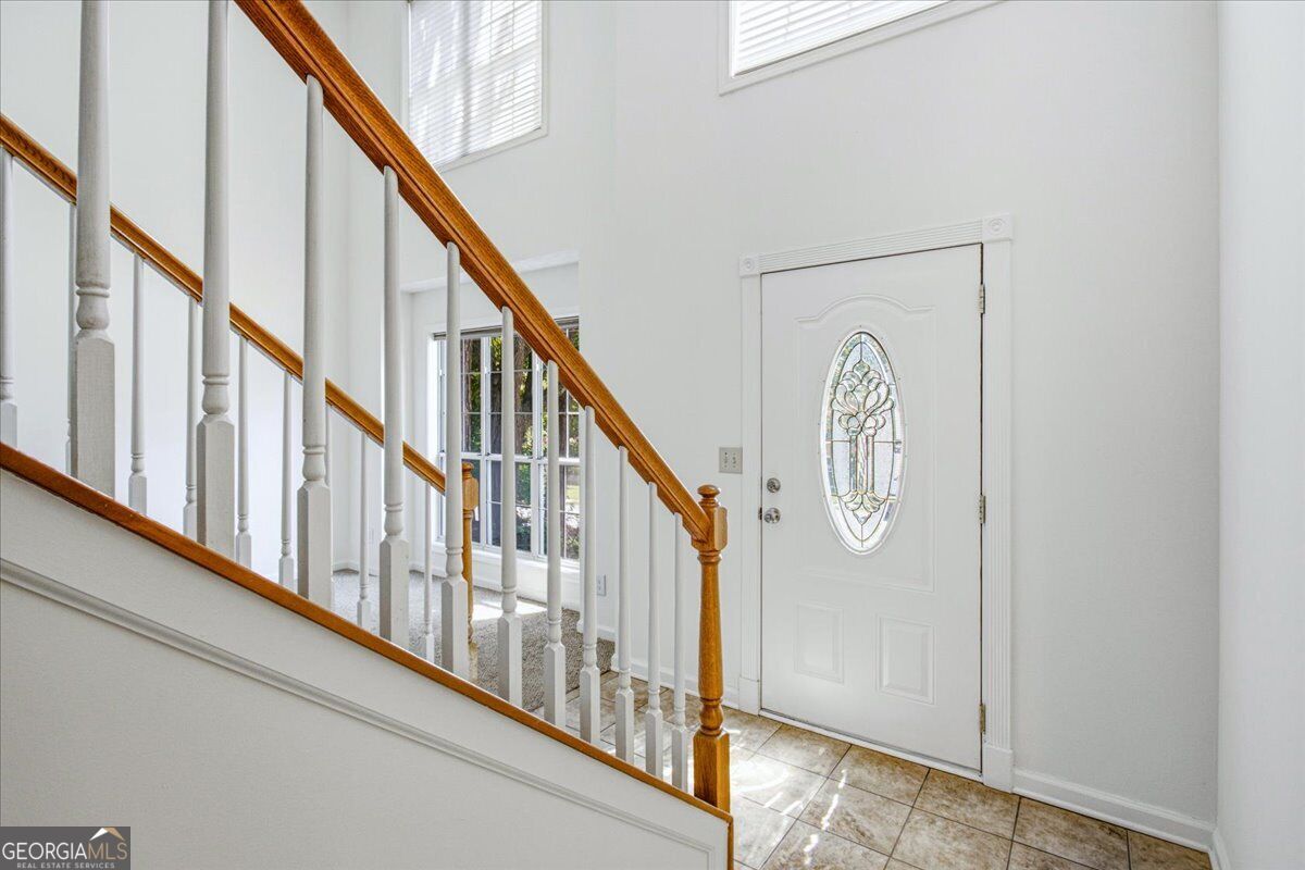 640 Suwanee Lakes Circle Property Photo 3