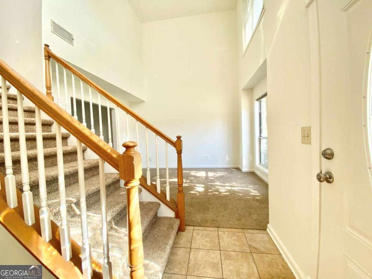 640 Suwanee Lakes Circle Property Photo 4