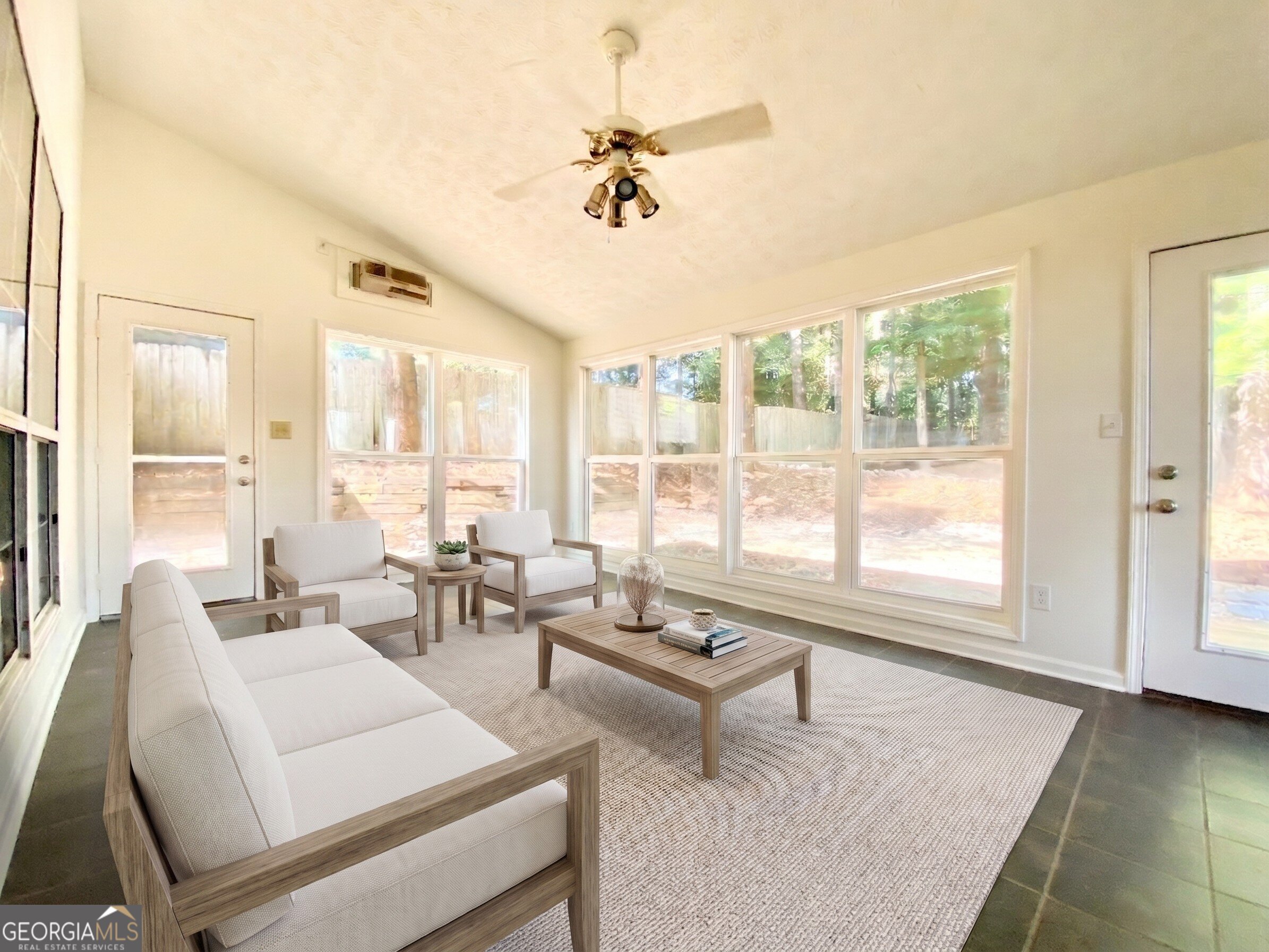 640 Suwanee Lakes Circle Property Photo 13