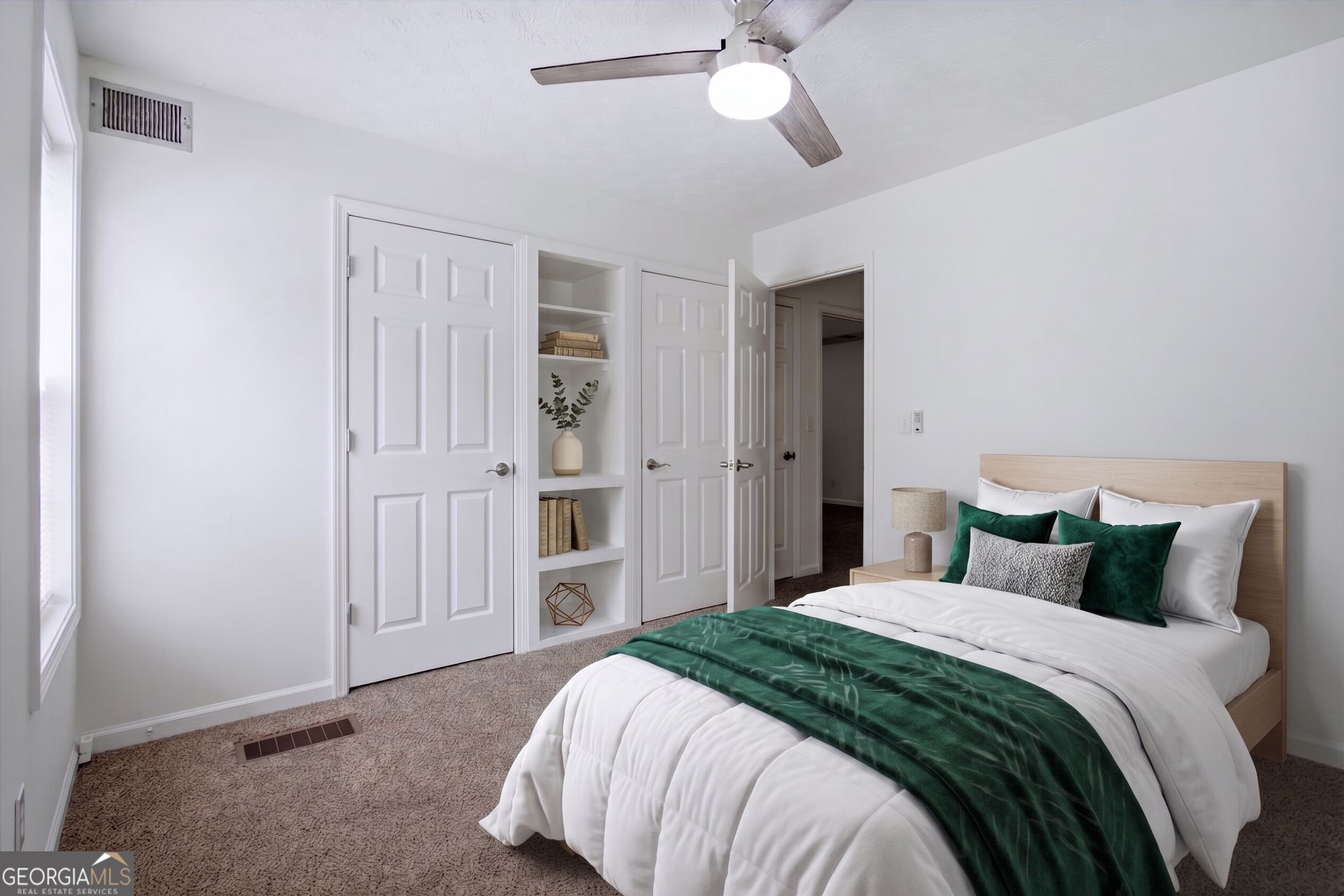 640 Suwanee Lakes Circle Property Photo 17