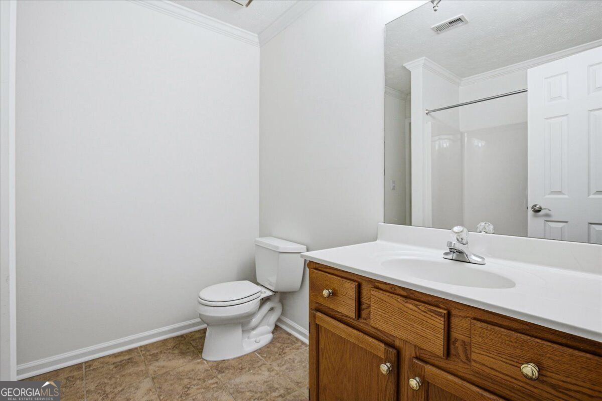 640 Suwanee Lakes Circle Property Photo 18