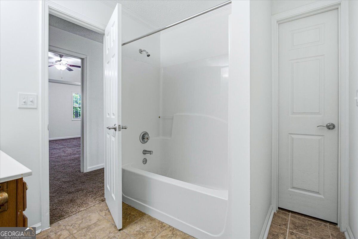 640 Suwanee Lakes Circle Property Photo 19