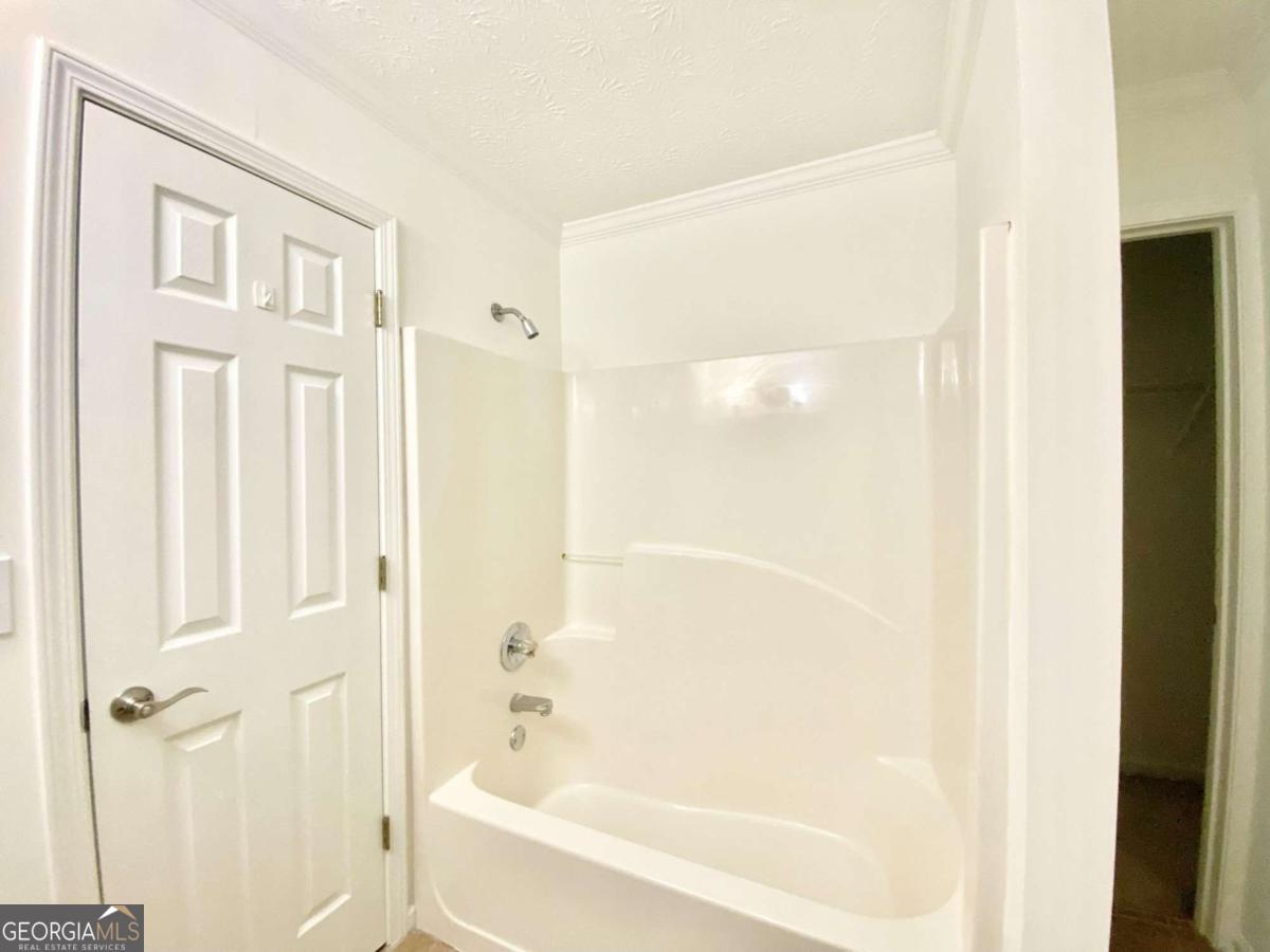 640 Suwanee Lakes Circle Property Photo 22