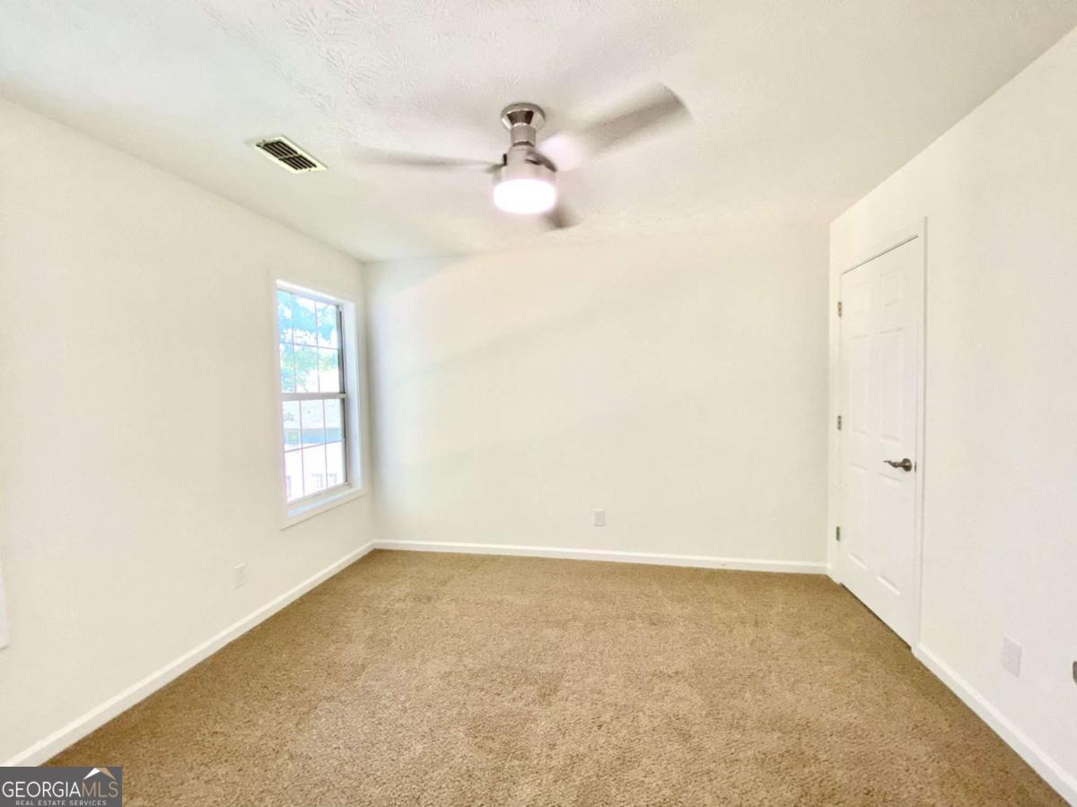 640 Suwanee Lakes Circle Property Photo 23
