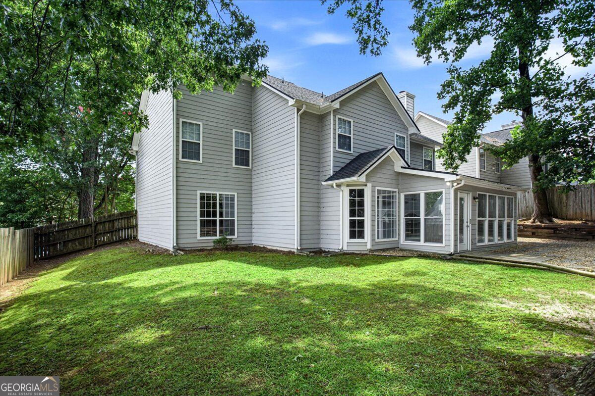 640 Suwanee Lakes Circle Property Photo 23