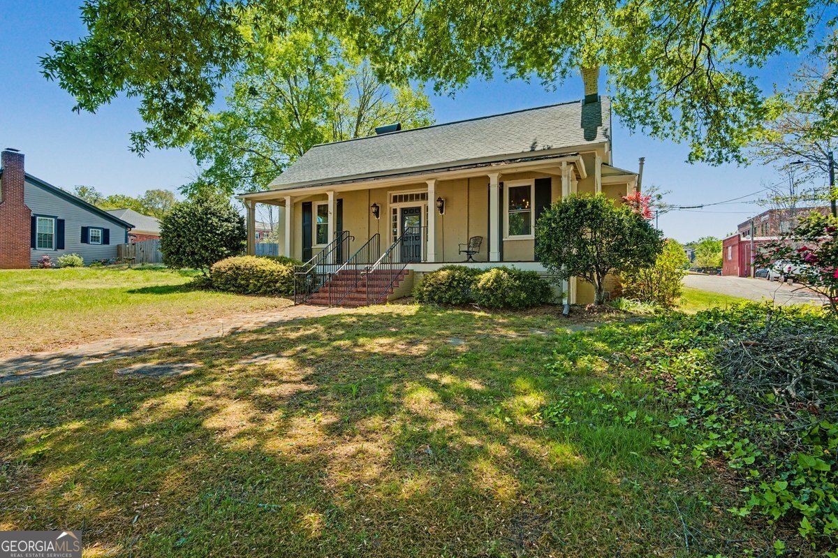 236 Washington Avenue Ne Property Photo 2