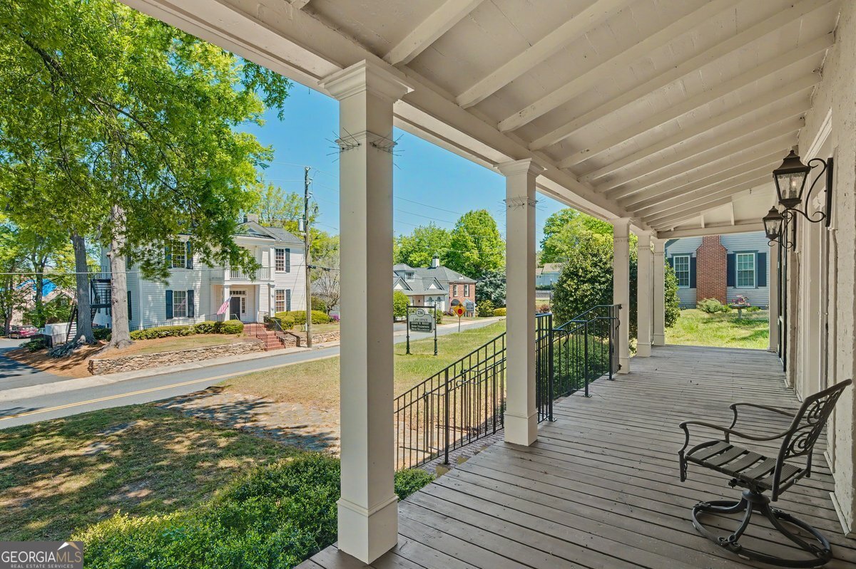 236 Washington Avenue Ne Property Photo 3